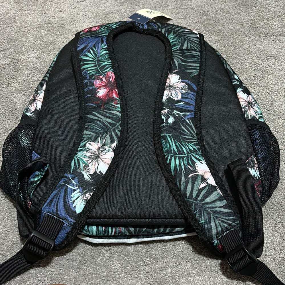 BNWT Roxy back pack - Picture 2 of 8